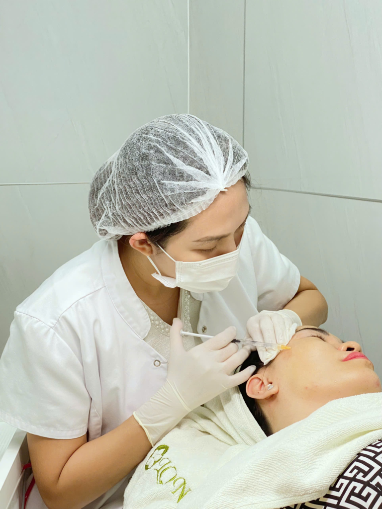 Hình ảnh minh họa quy trình tiêm botox thon gọn hàm tại Cần Thơ ở Lona Skin Lab với kết quả tự nhiên.