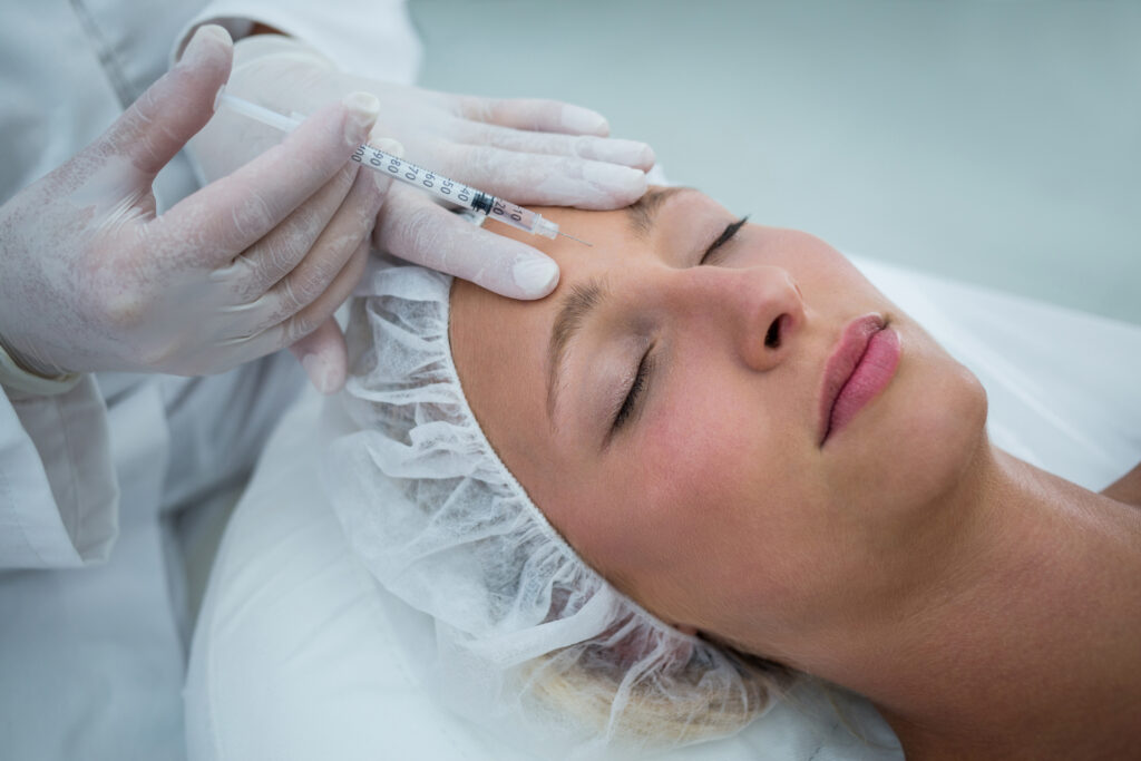 Phương pháp xóa nhăn đuôi mắt Cần Thơ do chuyên gia Lona điều hành, sử dụng tiêm Botox đuôi mắt để trẻ hóa vùng mắt và mang đến dịch vụ thẩm mỹ Cần Thơ đẳng cấp.