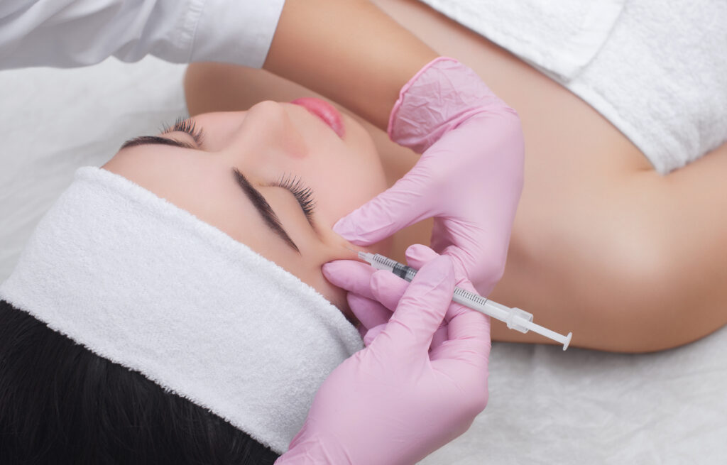 Tiến xa trong công nghệ botox xóa nhăn động tại Cần Thơ, Lona Skin Lab cùng các bác sĩ giỏi Cần Thơ đem lại hiệu quả nổi bật qua phương pháp Botox xóa nhăn động Cần Thơ an toàn, luôn ưu tiên tiêm Botox an toàn và hỗ trợ dịch vụ thẩm mỹ Cần Thơ tốt nhất.