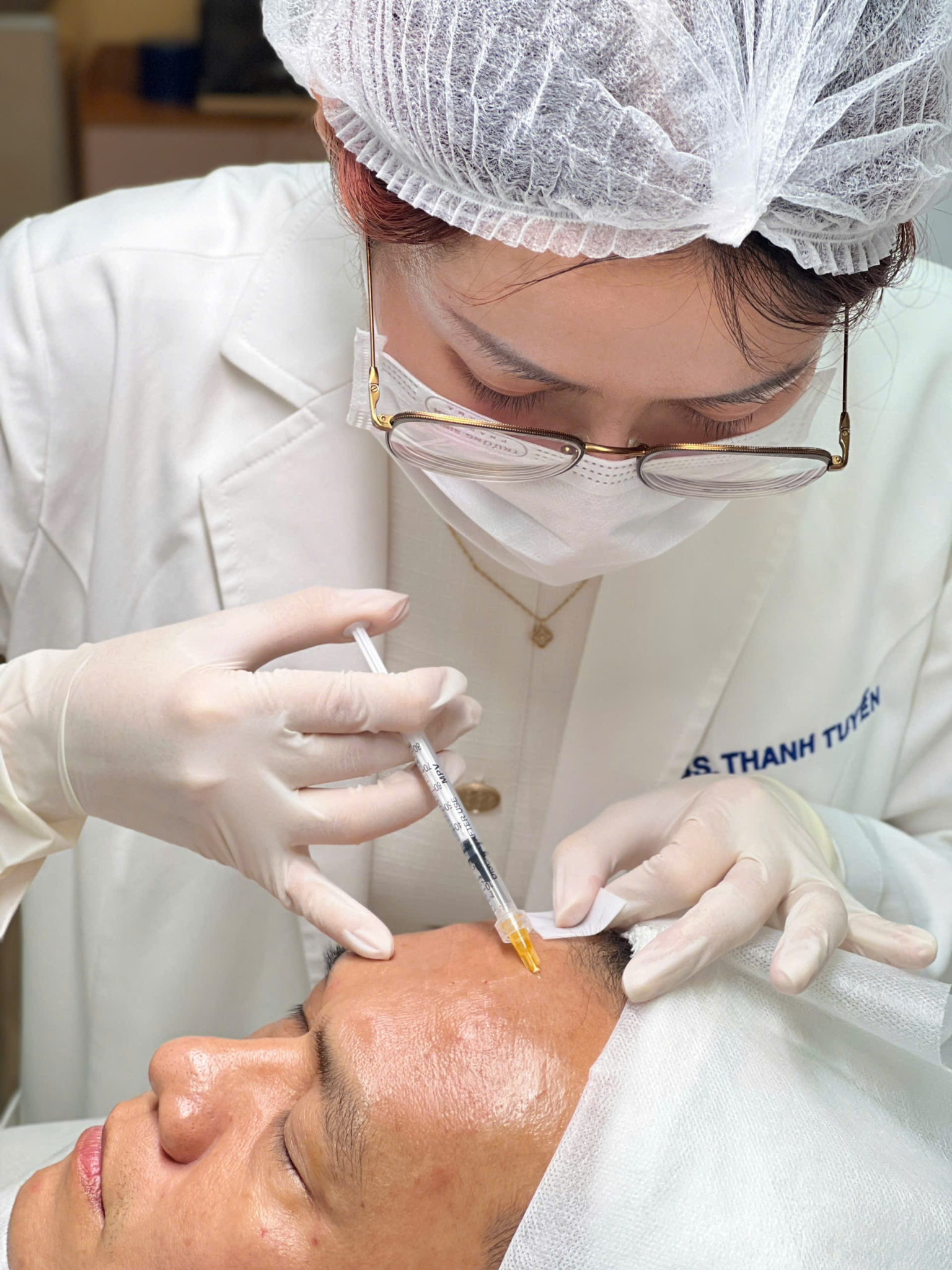 Hình minh họa cho liệu trình tiêm botox tại Cần Thơ được tiến hành tại Lona Skin Lab, nơi dịch vụ tiêm botox Cần Thơ được đảm bảo an toàn và thực hiện bởi bác sĩ giỏi tiêm botox Cần Thơ với tiêu chuẩn quốc tế.