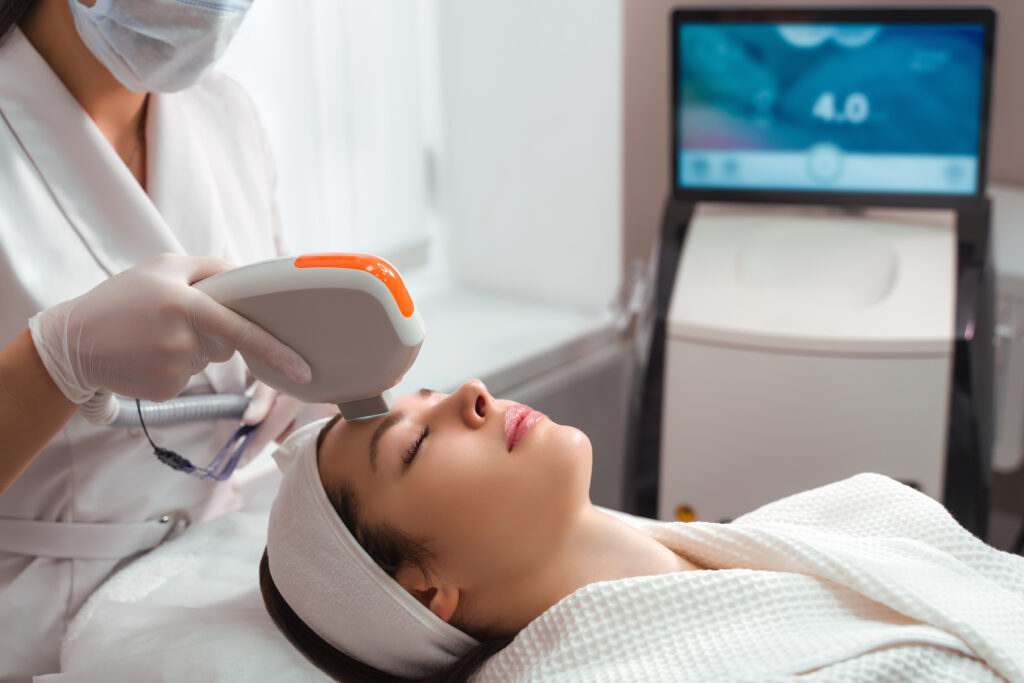 Hình ảnh hifu14.jpg khẳng định chất lượng dịch vụ HIFU tại Cần Thơ tại Lona Skin Lab, nơi quy trình nâng cơ HIFU được thực hiện bởi bác sĩ giỏi nâng cơ HIFU với mục tiêu trẻ hóa da HIFU Cần Thơ tối ưu.